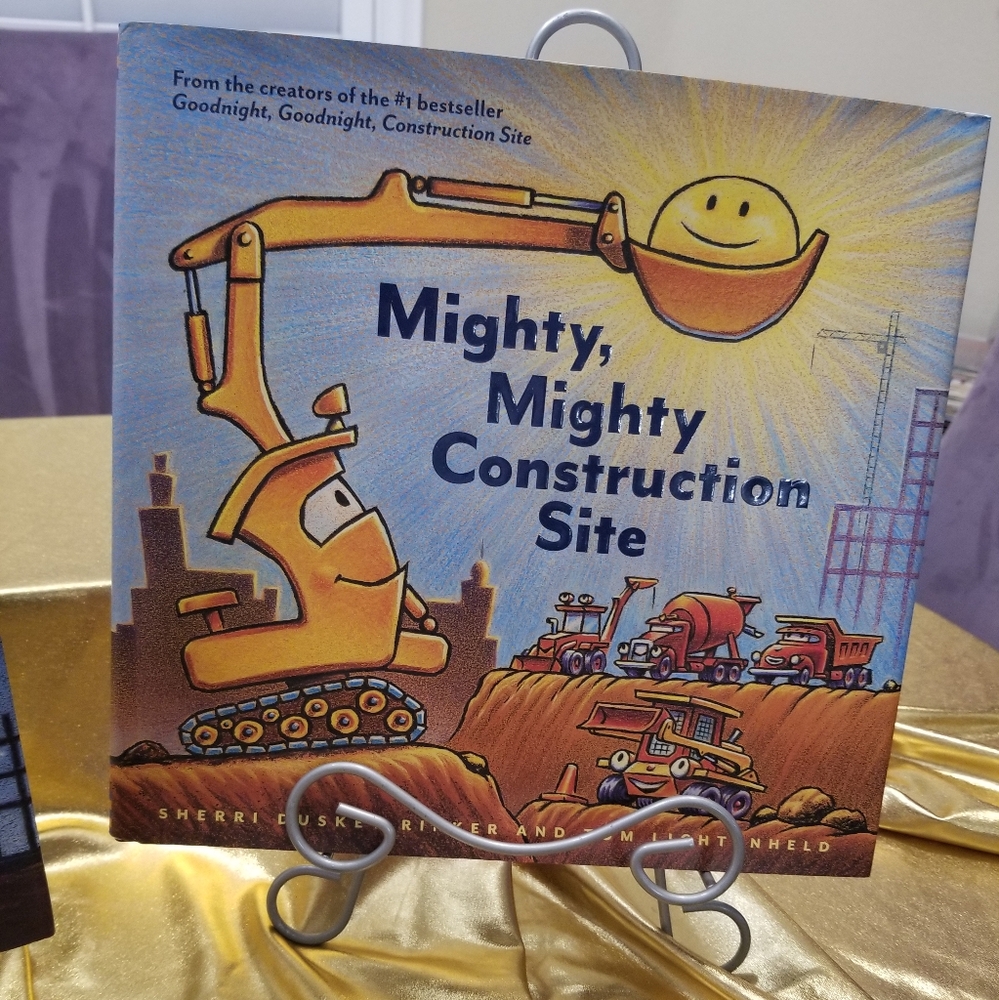 2 Children Reading Books - Picture 3 of 6